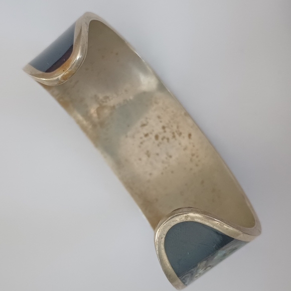 Cuff Bracelet - Picture 5 of 9